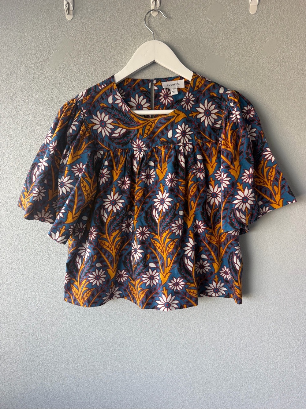 Evereve multi-colored floral cropped boxy short sleeve blouse Women’s sz S